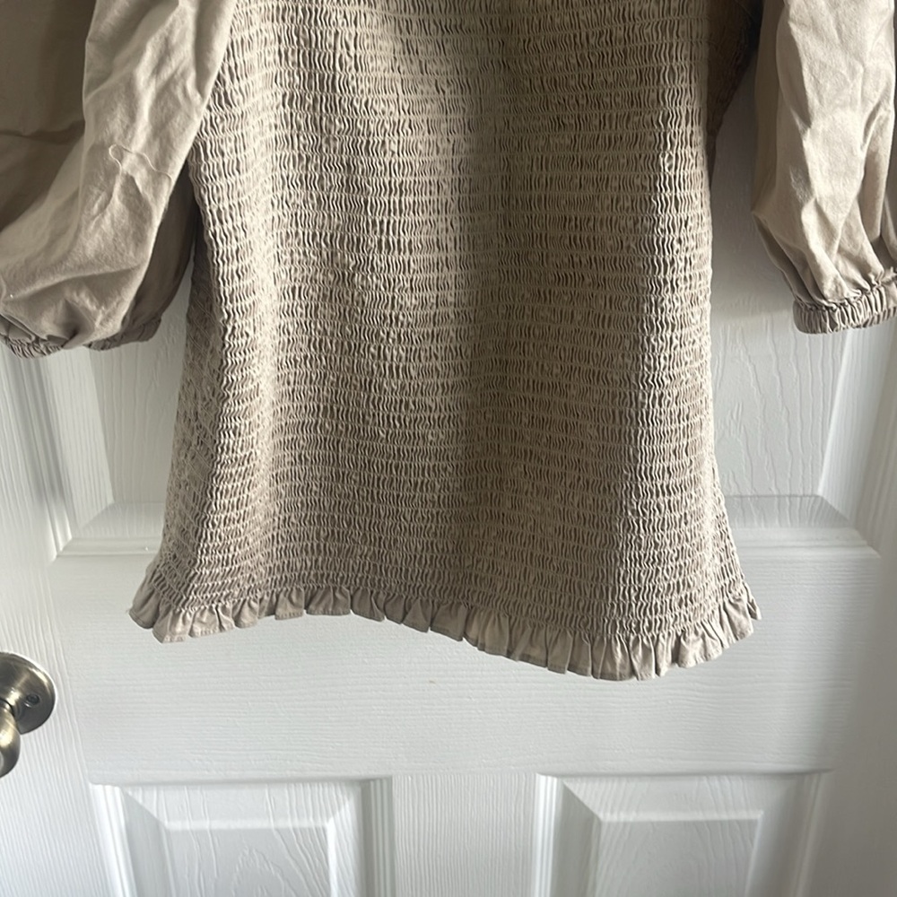 Smocked tee - Picture 6 of 6